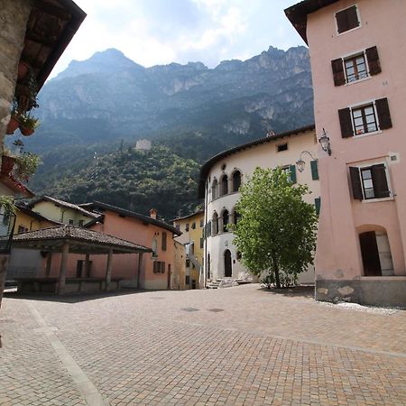 Апартаменты Casa Riva - Bilocale In Centro Storico Экстерьер фото